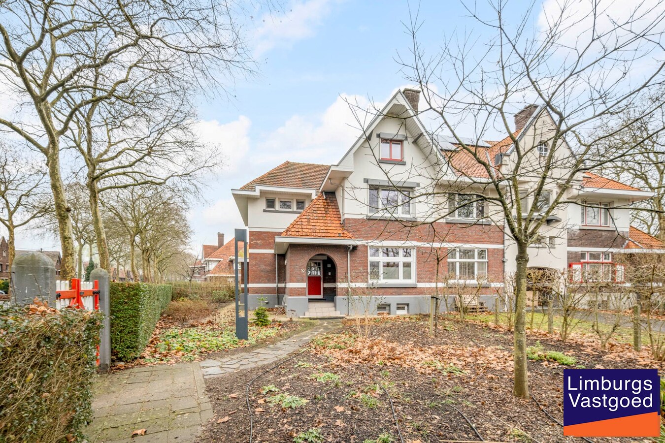 Woonhuis met  praktijkruimte te Waterschei, op een perceel van 6a80ca te Genk 