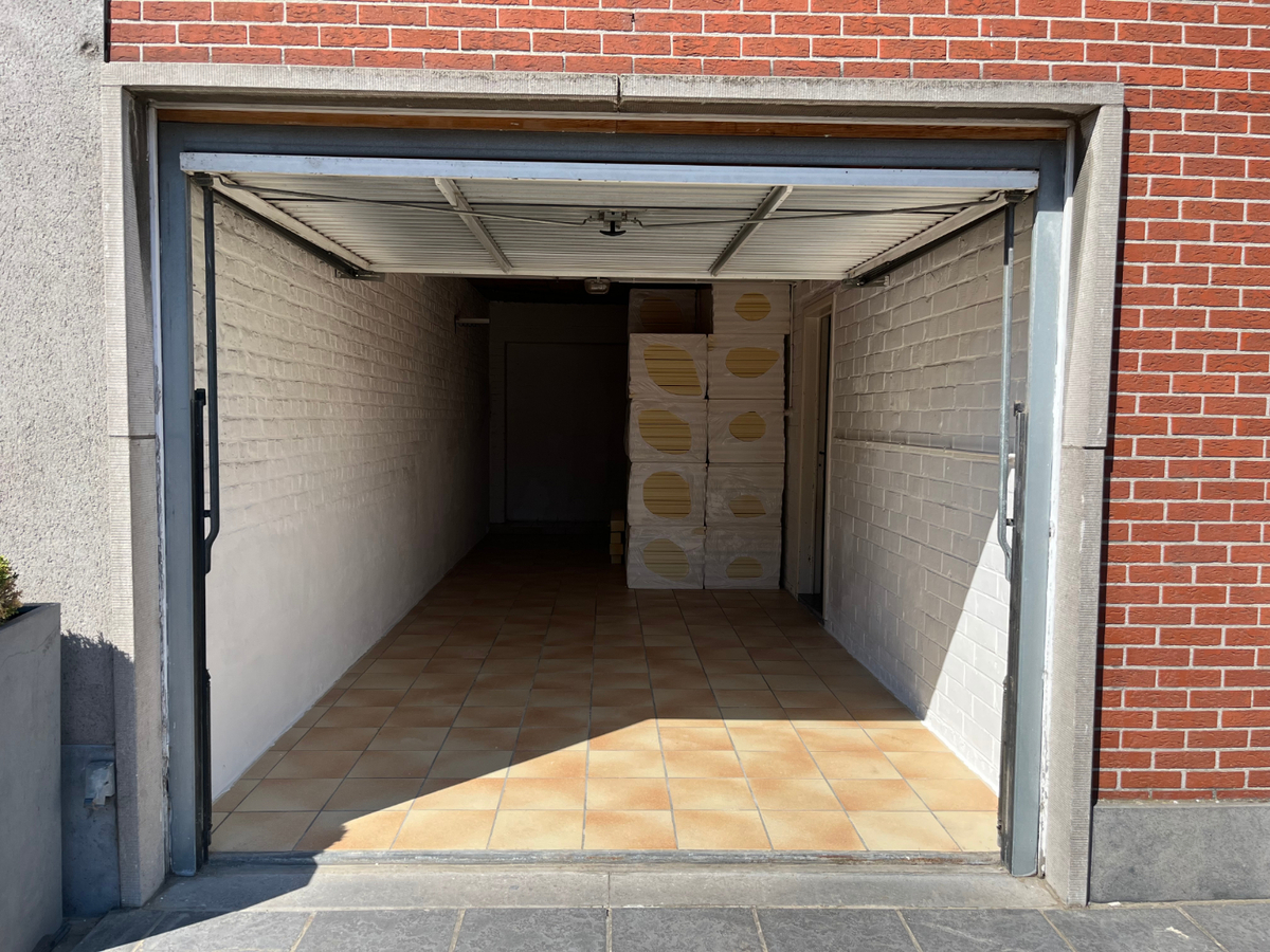 Ruim 2-slpk-appartement mét terras te Gavere-Asper 