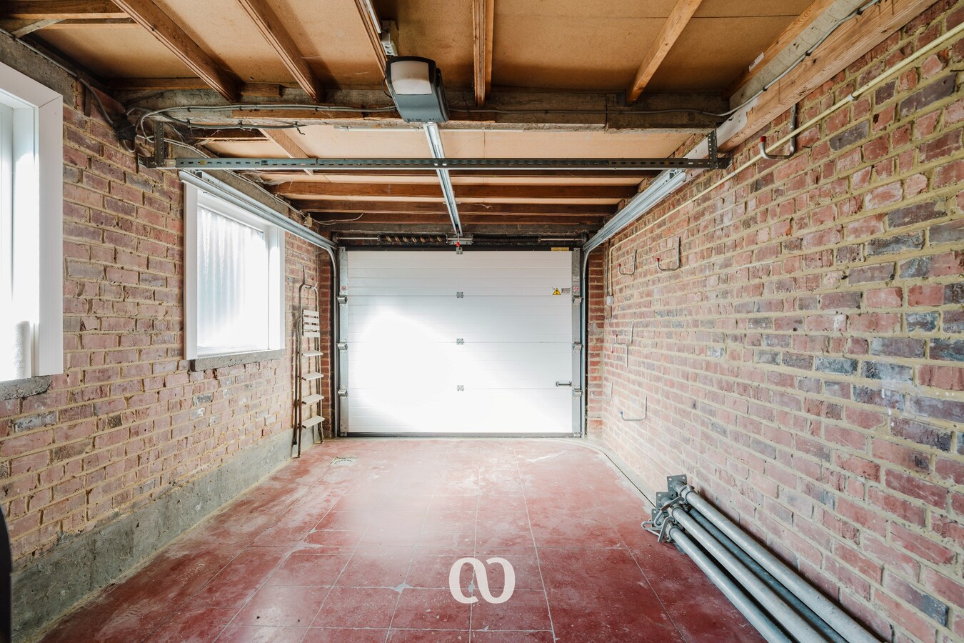 Stevige gezinswoning met tuin en garage nabij het centrum van Oudenaarde 