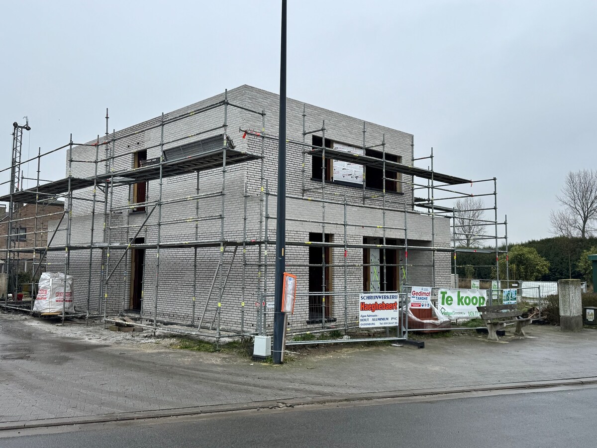 Alleenstaande nieuwbouwwoning met 3 slaapkamers en tuin te Koekelare 