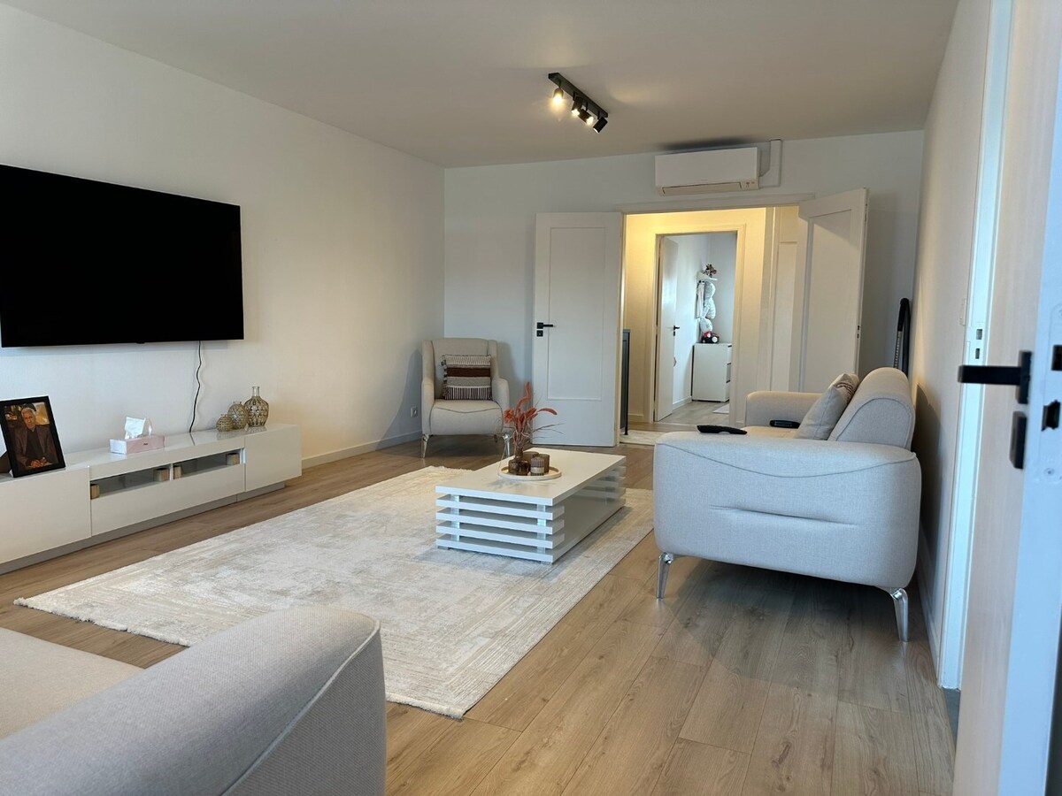 VERNIEUWD   appartement met 3 slaapkamers 