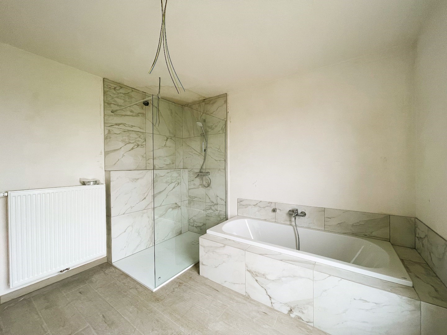 Halfopen nieuwbouwwoning op 394 m² 