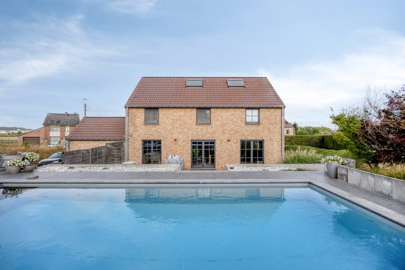 Exclusieve VILLA met zwembad en poolhouse te Piétrain - PEB energielabel B 