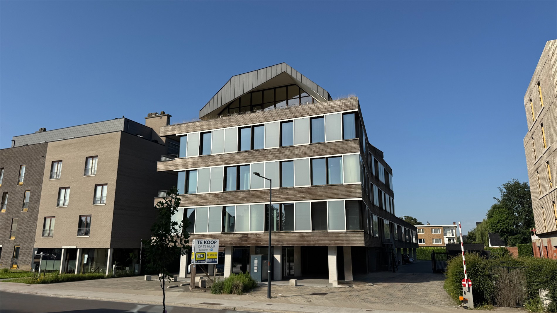 Kantoren te huur nabij oprit R4 in Wondelgem