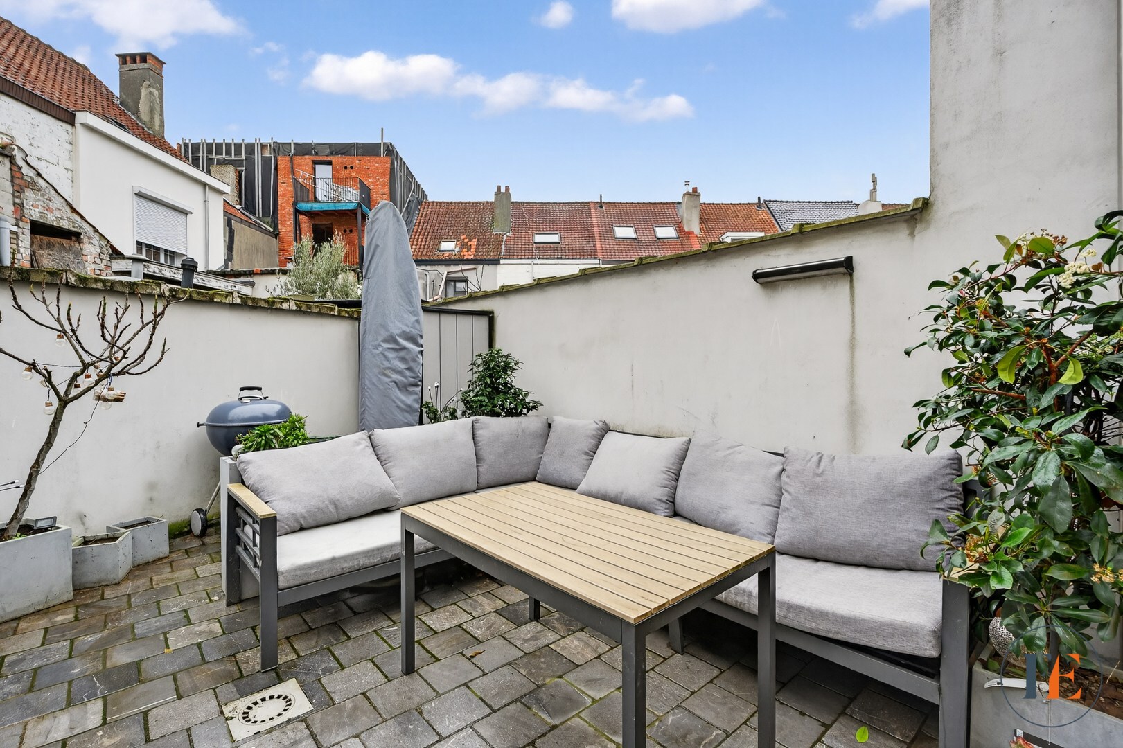 Gezellige eengezinswoning met buitenruimte met INSTELPRIJS 