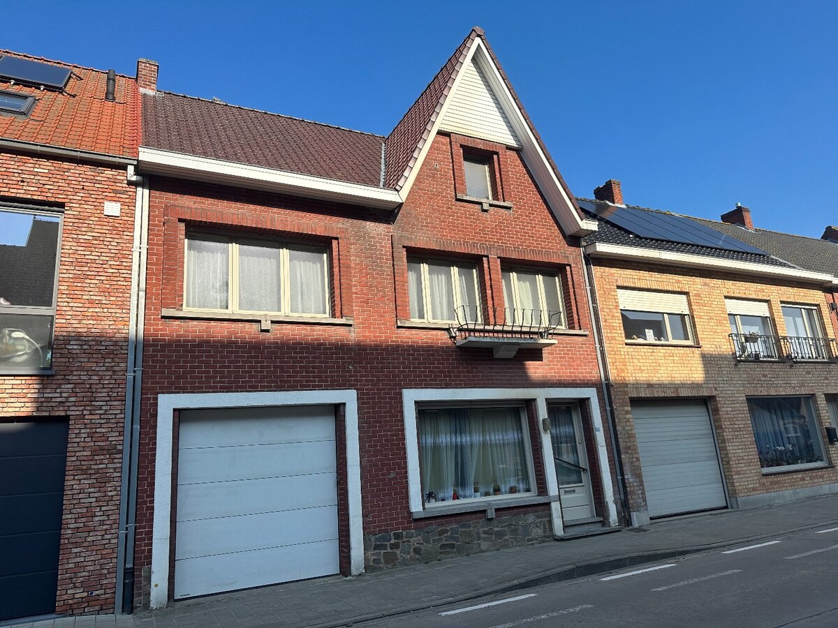 Centraal gelegen handelswoning met 5 slaapkamers 