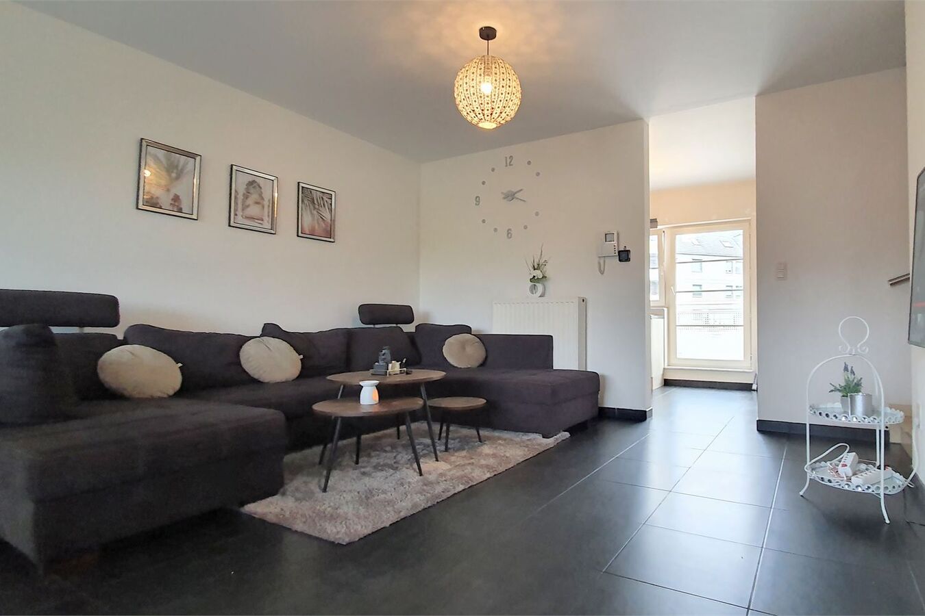 Duplex met 2 terrassen en carport 