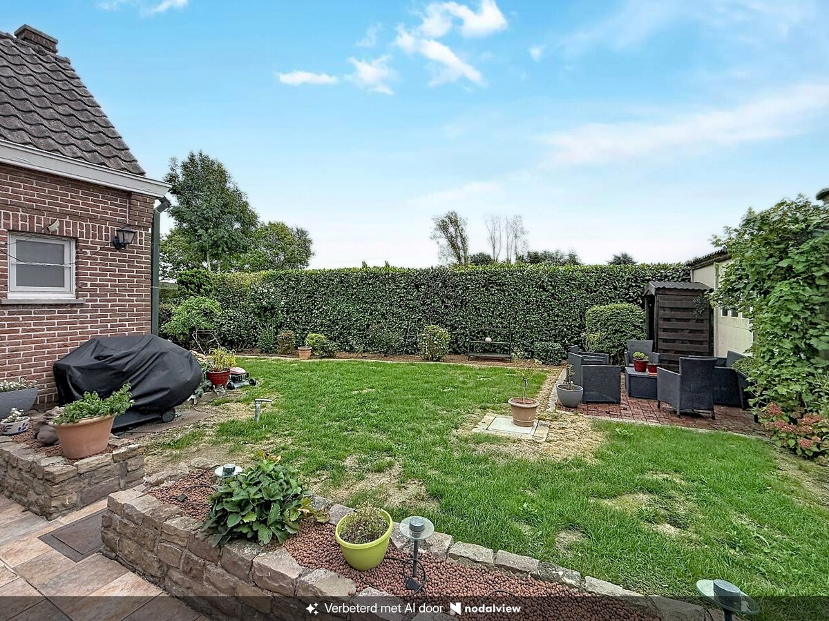 Karaktervolle gerenoveerde woning te Zomergem 