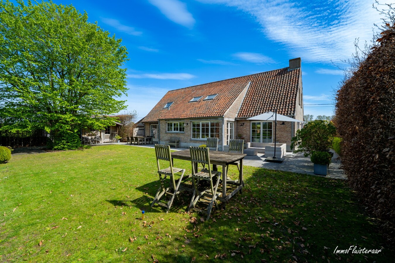 Prachtige woning met paardenfaciliteiten in rustige omgeving op ca. 9.983 m² te Berlaar (met optie aankoop aanpalende weides op ca.12.966 m²) 