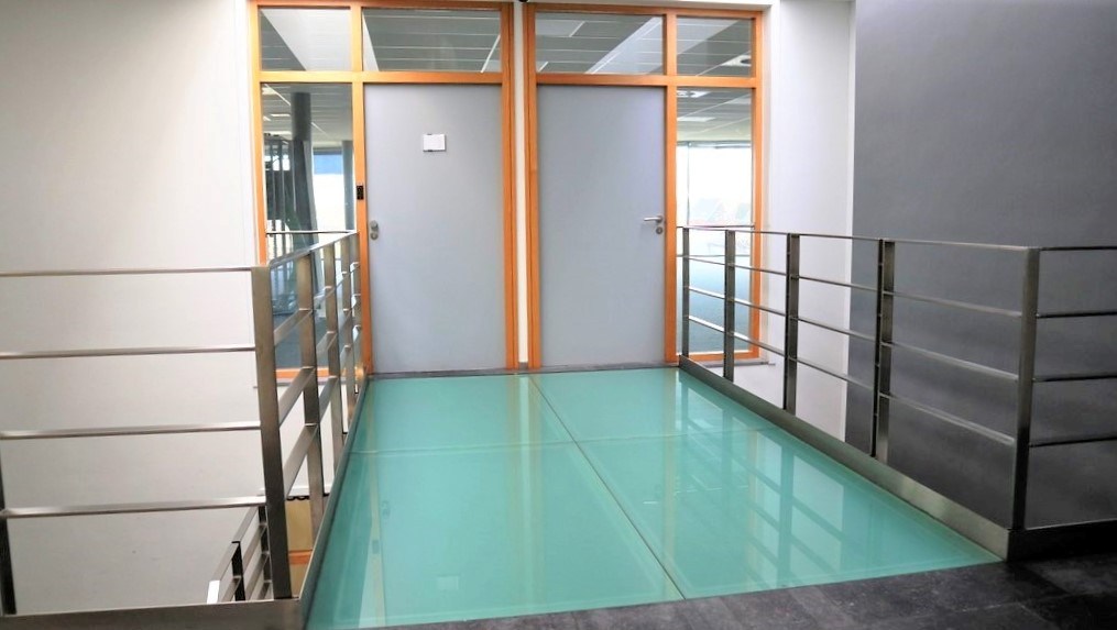 Kantoorruimte te koop in Merelbeke-Melle met visibiliteit langs E40