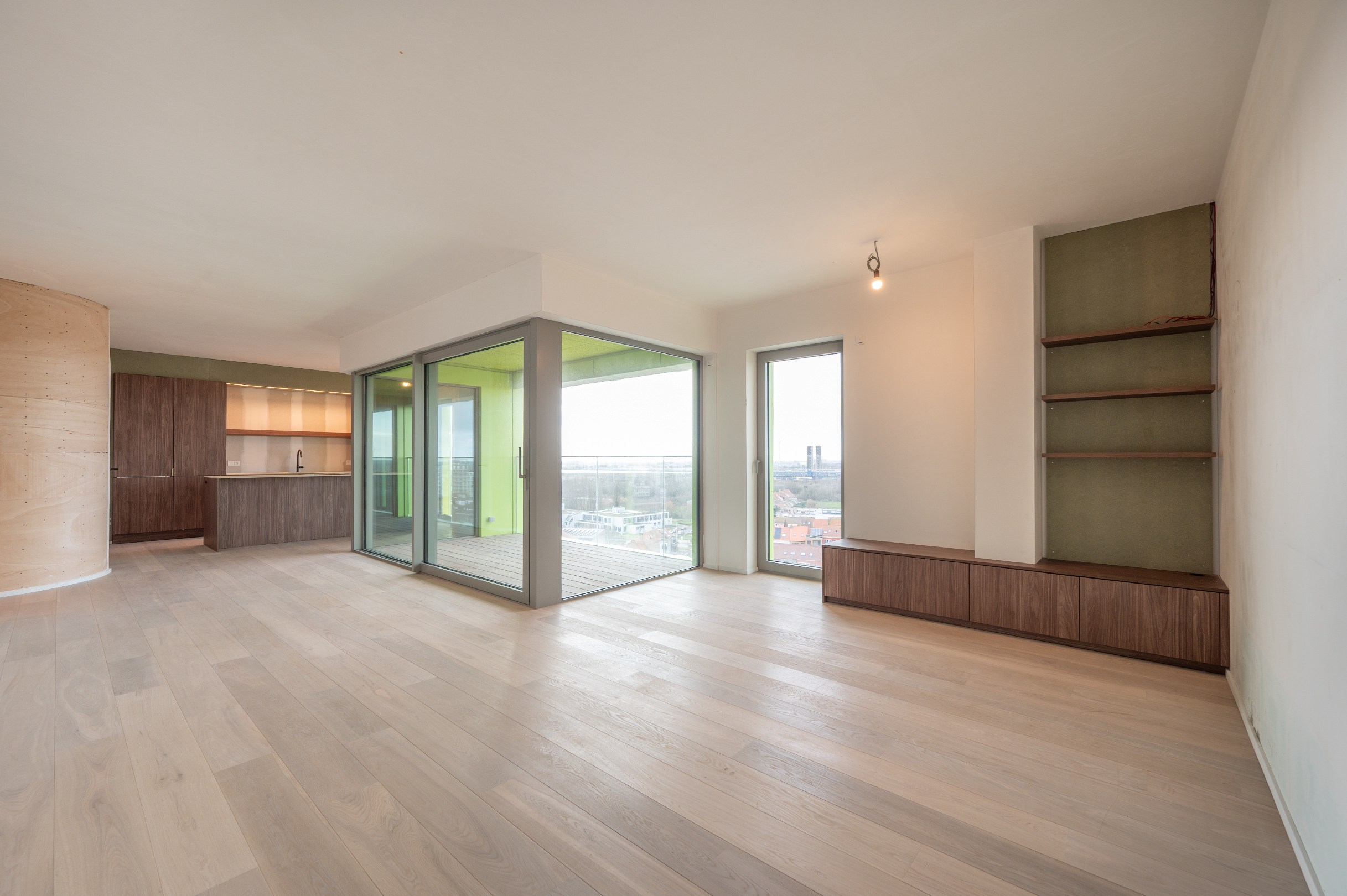 Unieke herverkoop in het Project hoost te Centrum Heist op wandelafstand van de Zeedijk genietend van zijdelings-zeezicht! 