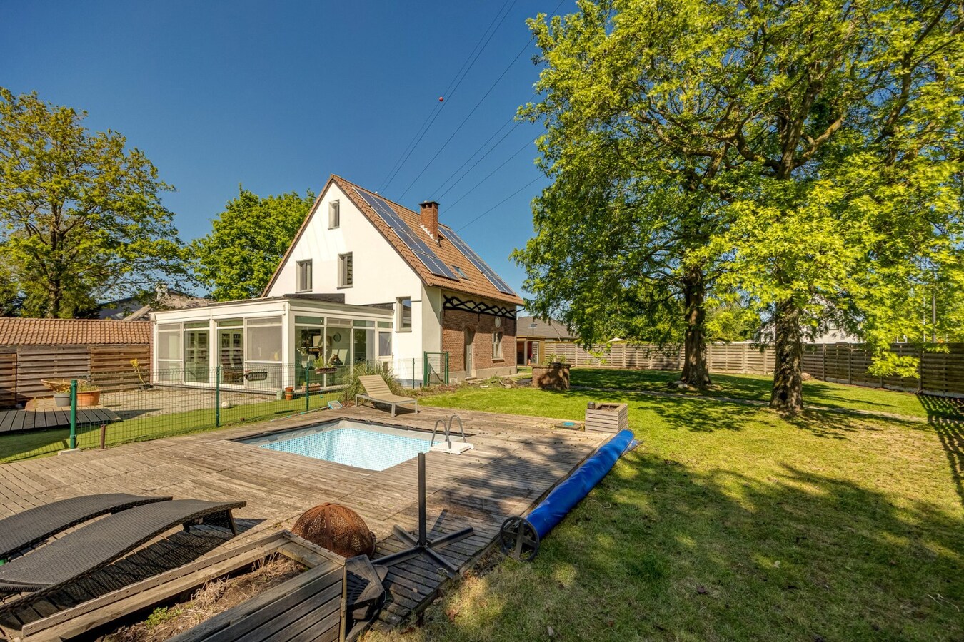 Woning met 3 slaapkamers op perceel van 1002 m² 
