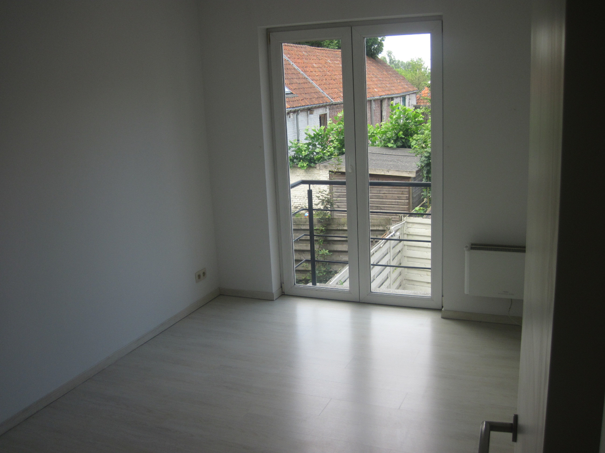 Uitstekend gelegen appartement. Geen vaste kosten ! 