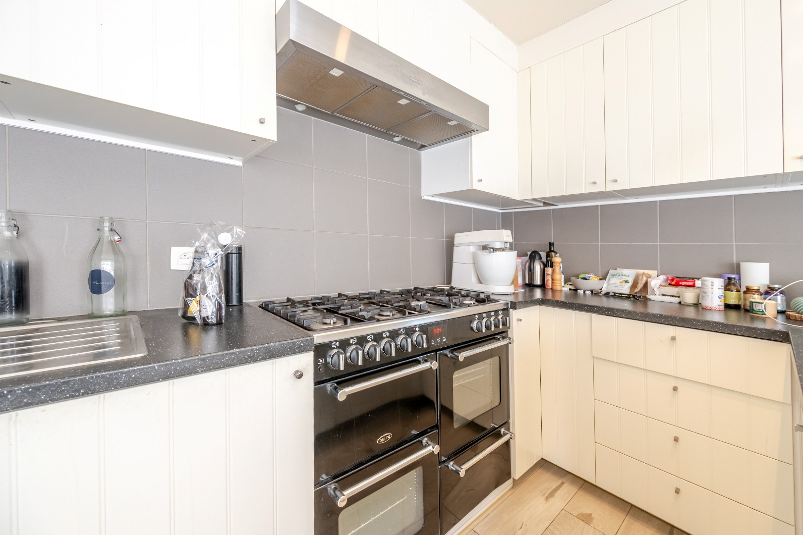 Energiezuinige villa met exclusieve wellness en polyvalent bijgebouw in Oostende 
