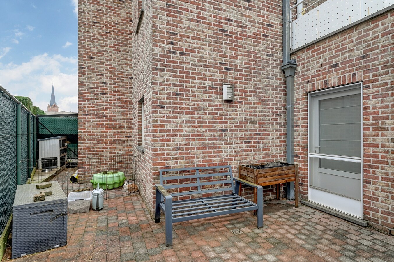 Ruim, centraal gelegen appartement met twee slaapkamers en staanplaats 