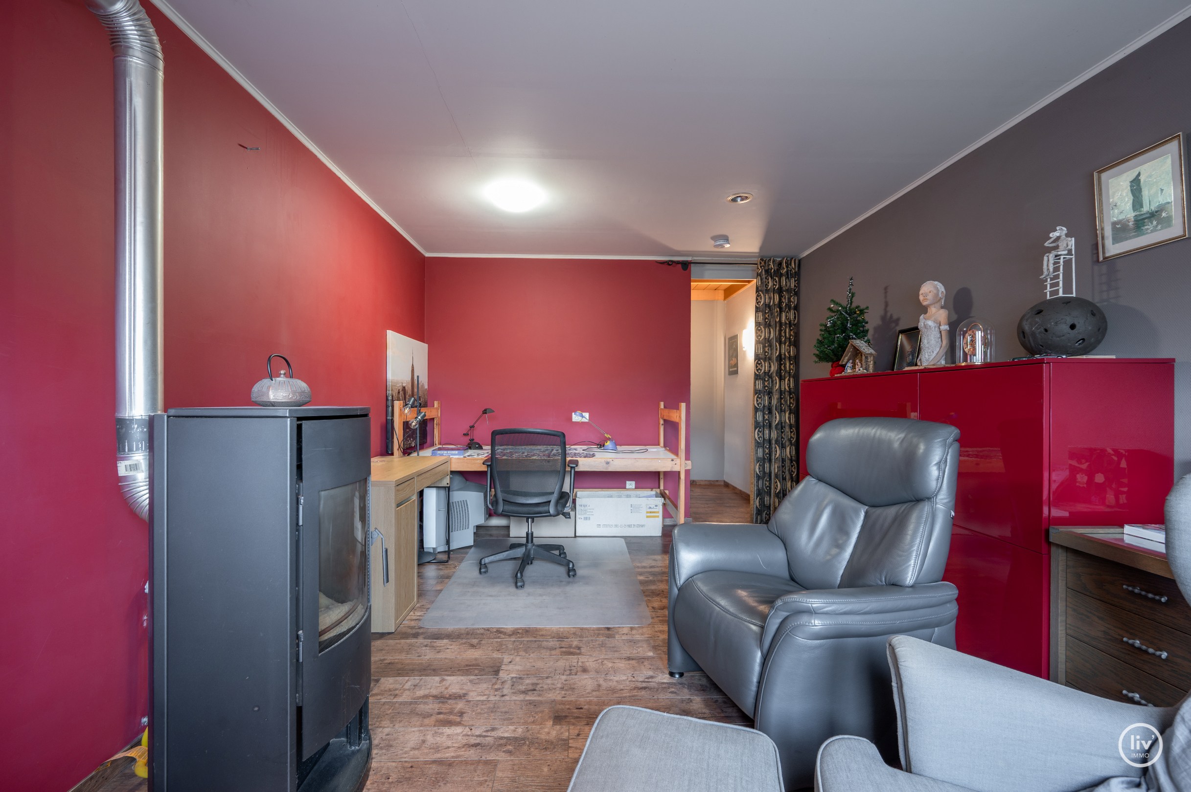 Ruime woning met 4 slaapkamers gelegen in centrum Knokke vlakbij Duinenwater. 