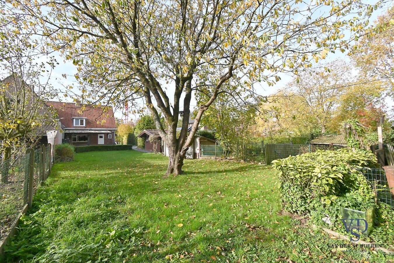 Te renoveren halfopen bebouwing in Deurle 