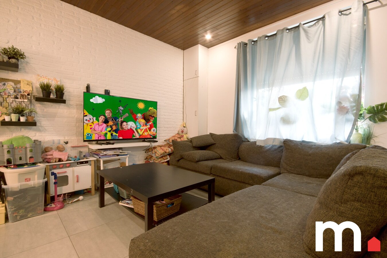 Knusse rijwoning nabij het centrum van Roeselare ! 