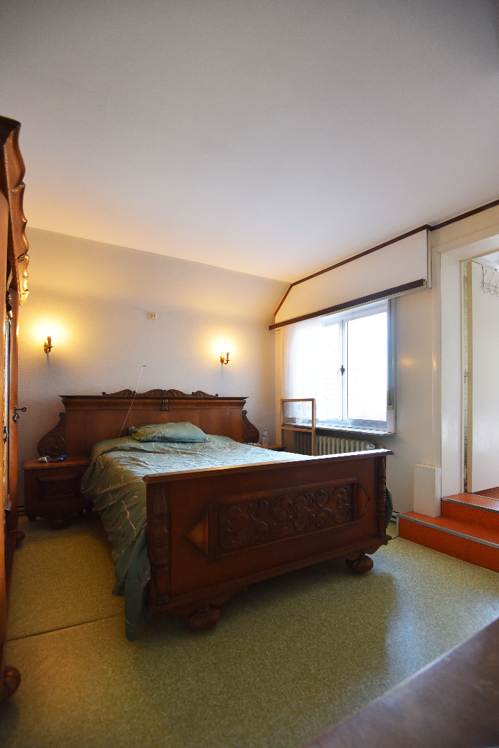 Op te frissen woning met 4 slpks en tuin  te Maldegem Kleit 