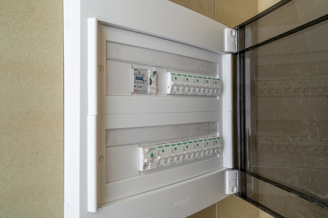 Gerenoveerde woning met 4 slaapkamers en 2 badkamers 