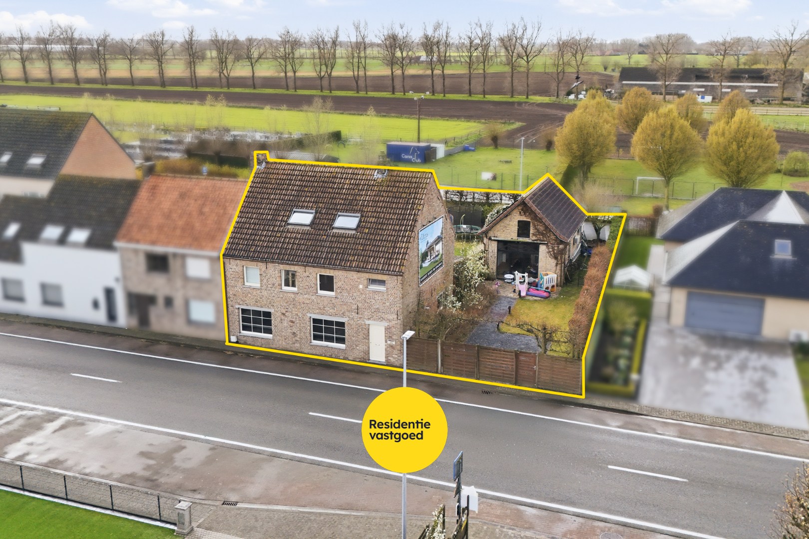 Karaktervolle halfopen bebouwing met multifunctioneel bijgebouw  in Westkerke 