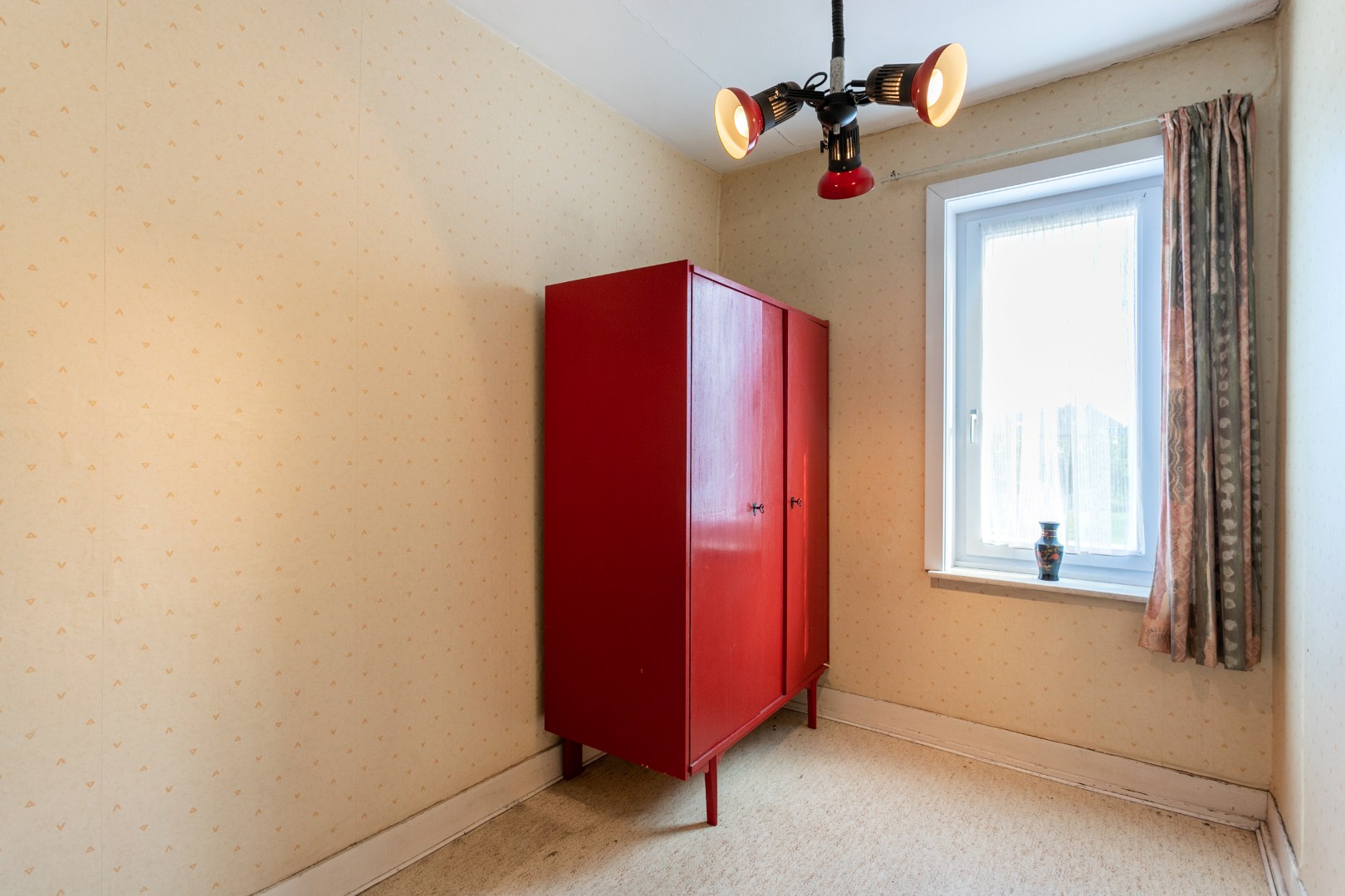 Te renoveren woning met 3 slpk te Buizingen 