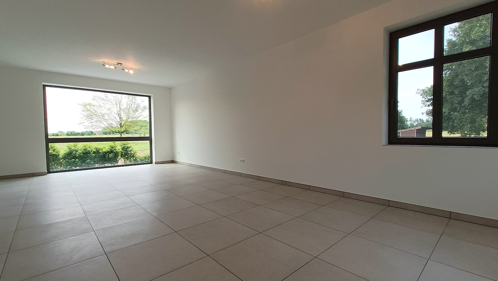 Nieuwbouw woning met tuin, terras en 3 slaapkamers 