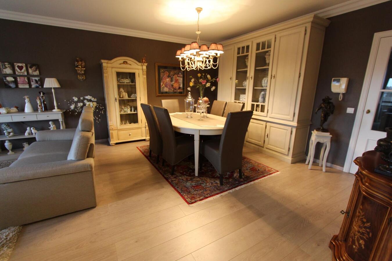 Instapklaar appartement met garage te Roeselare 