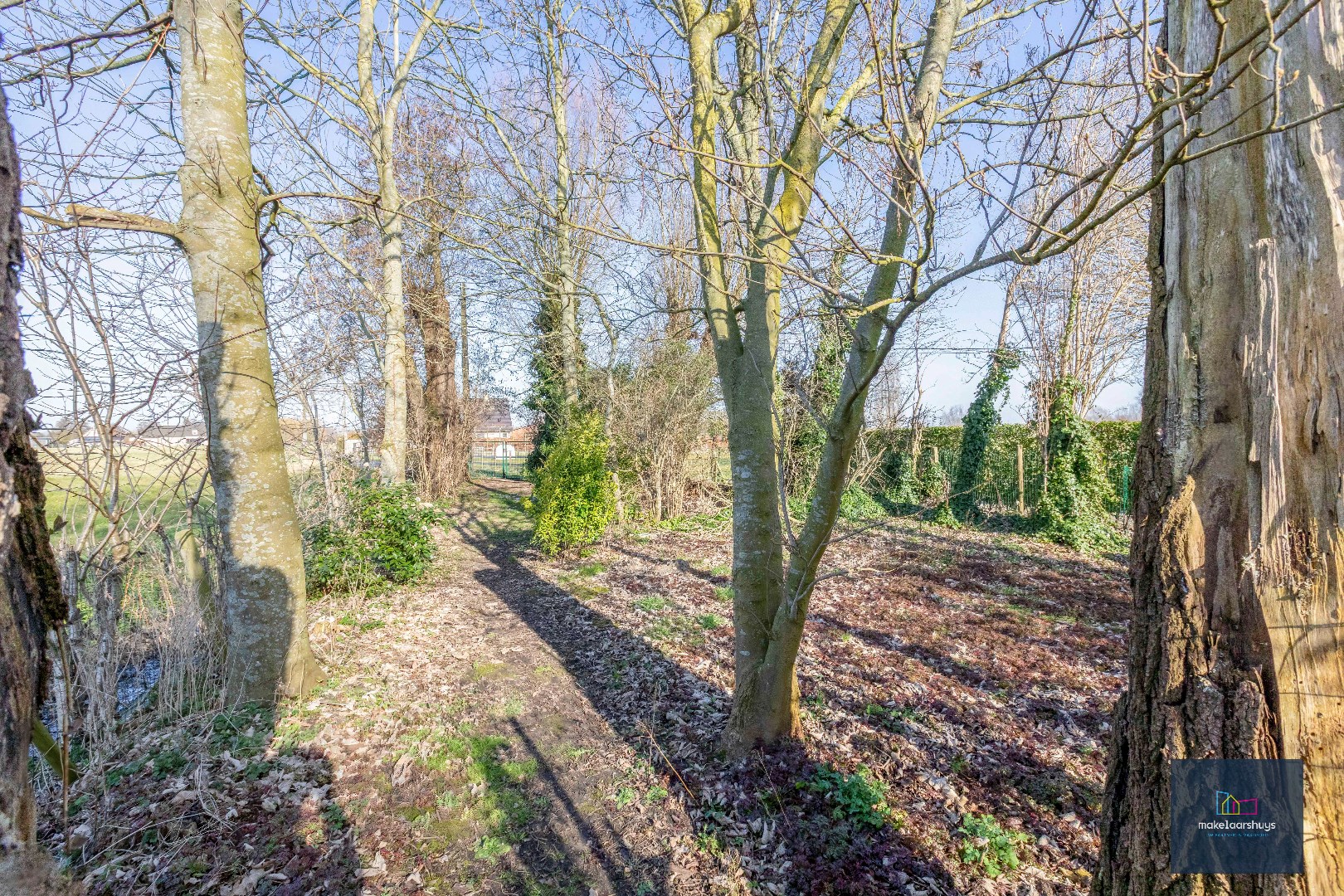 Te renoveren HOB op schitterende locatie te Drongen 