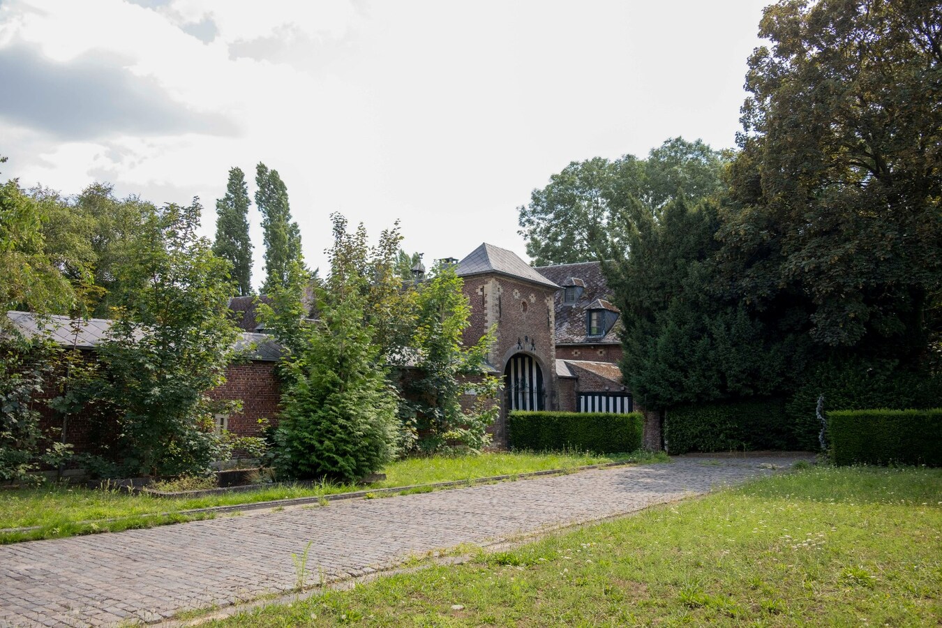 Property for sale in Sint-Pieters-Leeuw