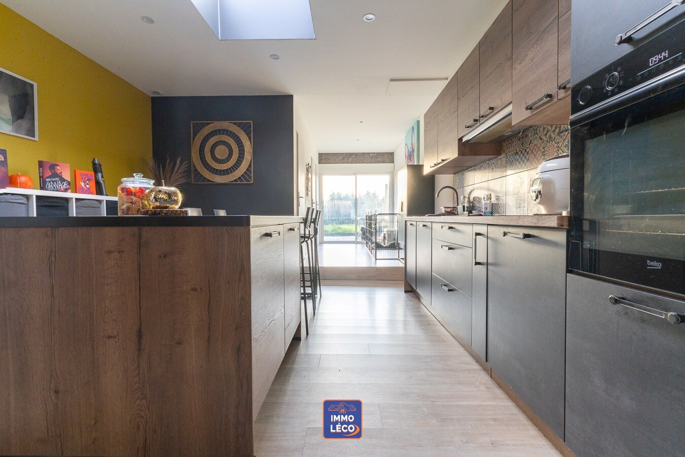 Maison entièrement rénovée en 2021 avec jardin de +/- 130m²  "SUD-EST" ! 