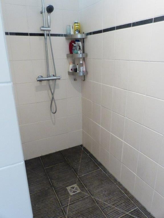 Gunstig gelegen, gerenoveerde woning met 3 slaapkamerss 