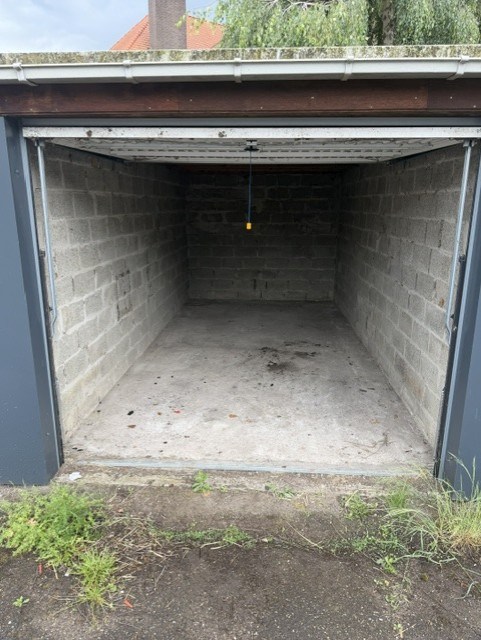 2 garages beschikbaar om te huren in het centrum van Geel 