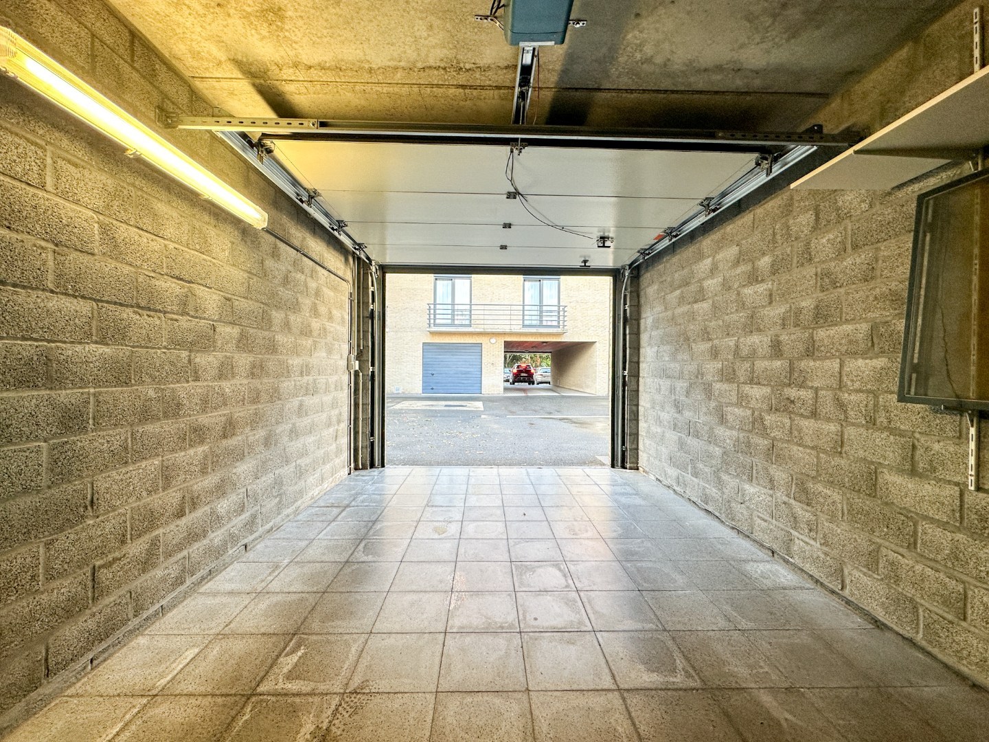 Instapklaar 2-slaapkamer appartement met 2 terrassen (en garage), topligging Torhout. 