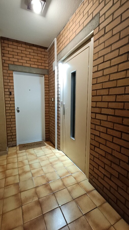 Ruim studio met terras in Elsene 