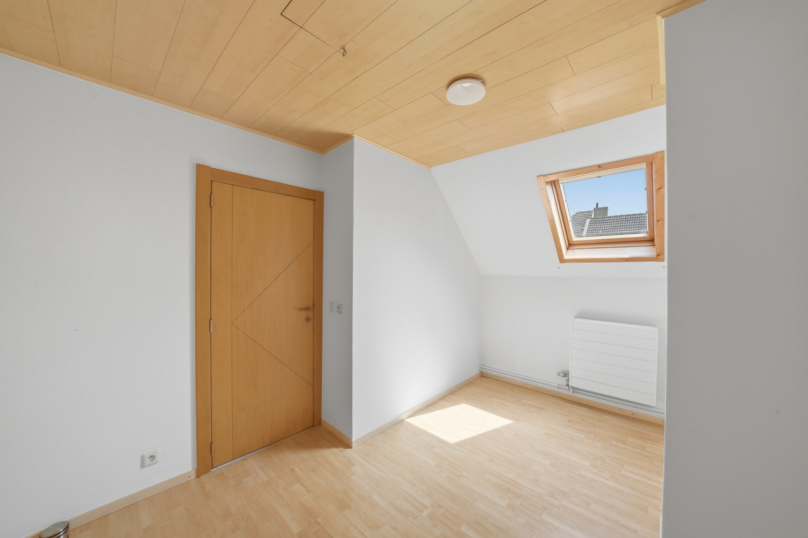 Instapklare bel-étagewoning met dubbele garage te Stene 
