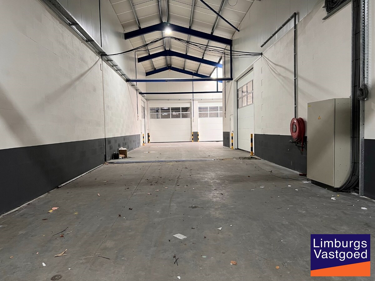 TRUDONIS - KMO UNIT 9 - 130 m² - sectionaal poort - nabij N79 