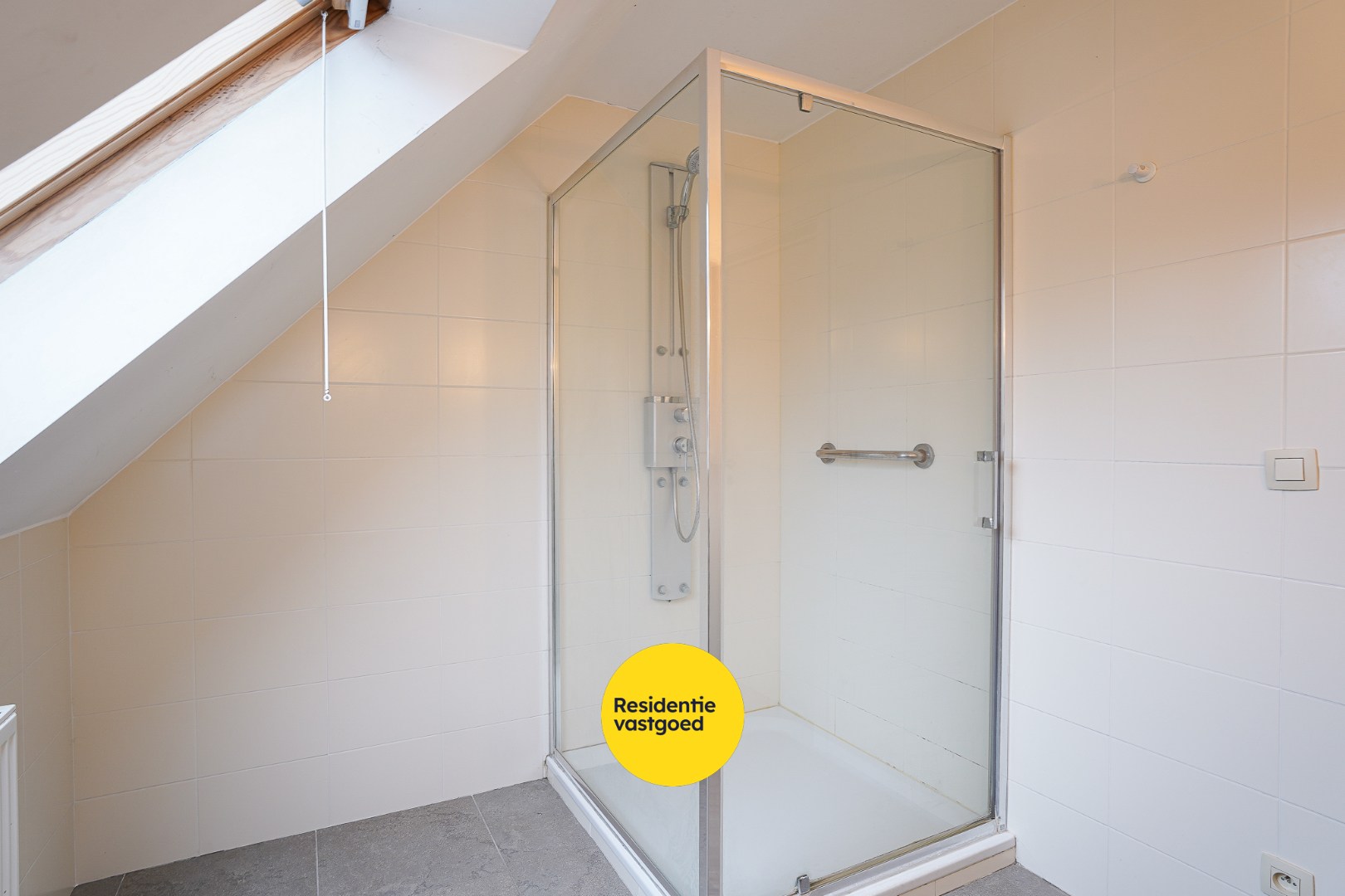 Instapklare duplex (130 m²) in het hart van Eernegem 