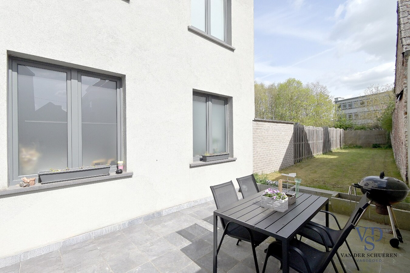 Comfortabele woning met tuin op topligging in Gavere. 