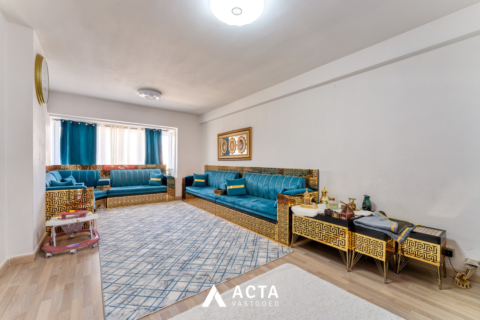 Gerenoveerde opbrengsteigendom met zes appartementen in centrum Oostende 