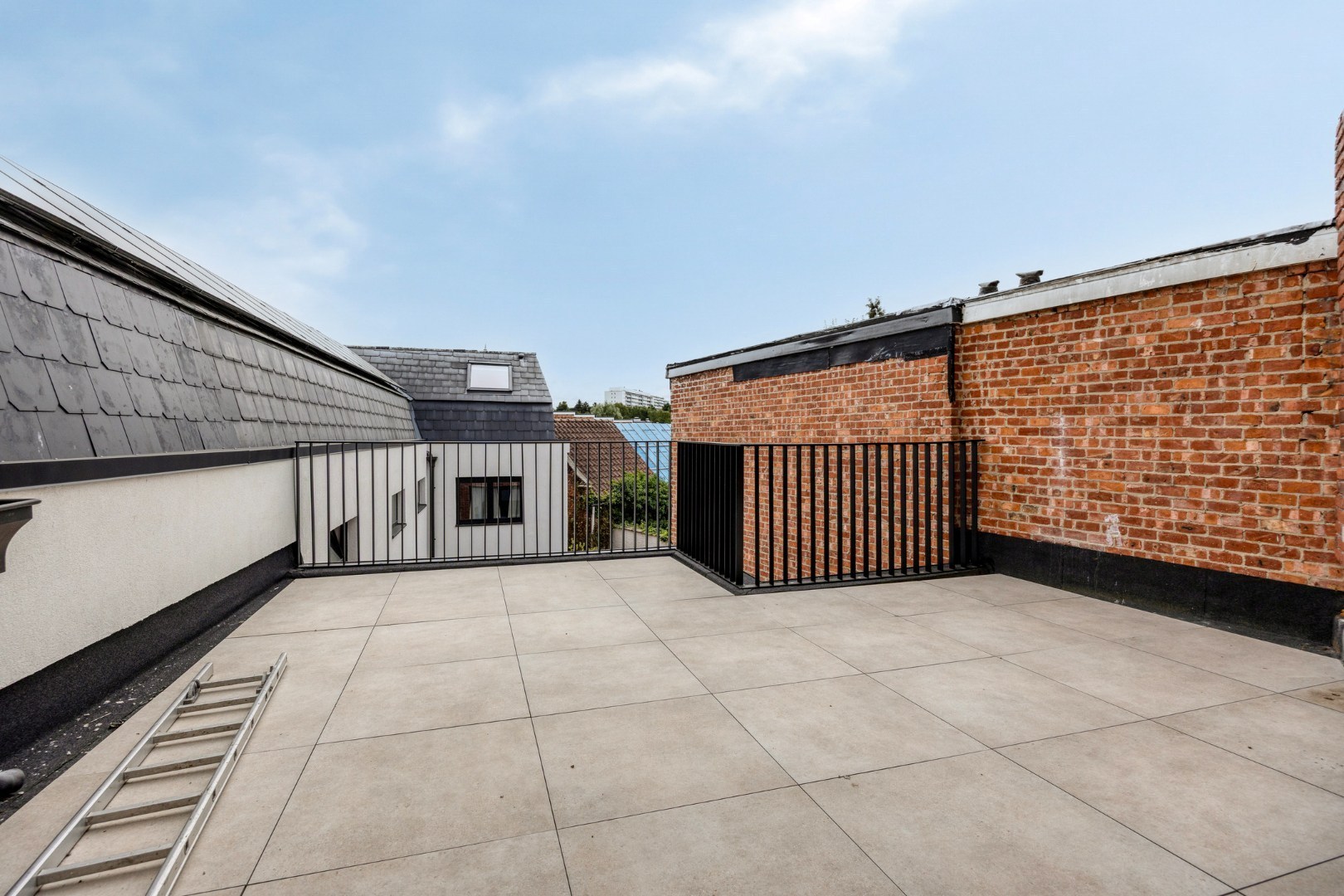 Volledig gerenoveerde en gemeubelde studentenkamers met privé-sanitair. 