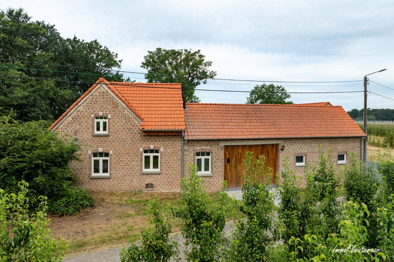 Charmante gerenoveerde woning met stalgebouw op ca. 2,6ha te Herk-de-Stad 