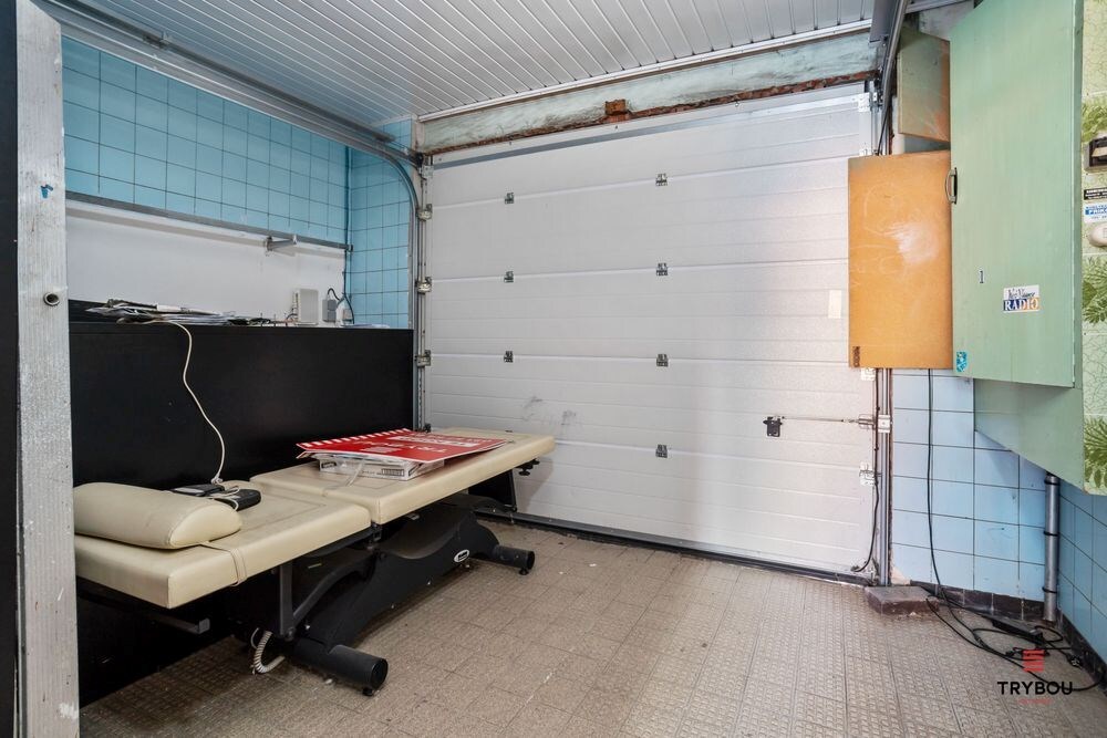 Ruim handelshuis op centrale ligging in Houthulst 