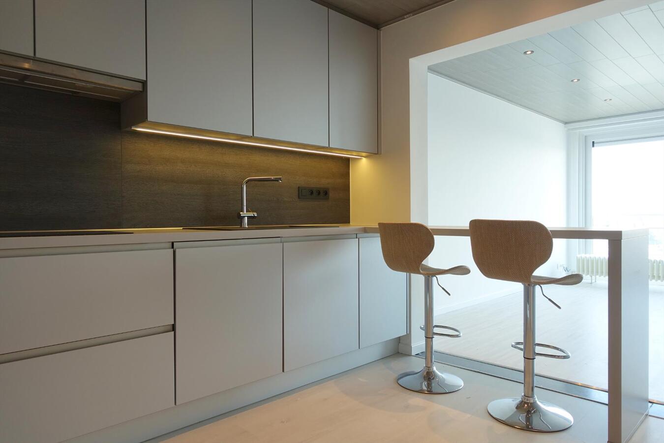 Vernieuwd appartement met zicht op jachthaven 