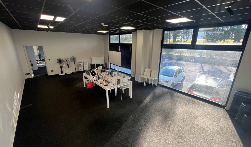 Bedrijfspand te koop in industriezone Klein Frankrijk in Ronse