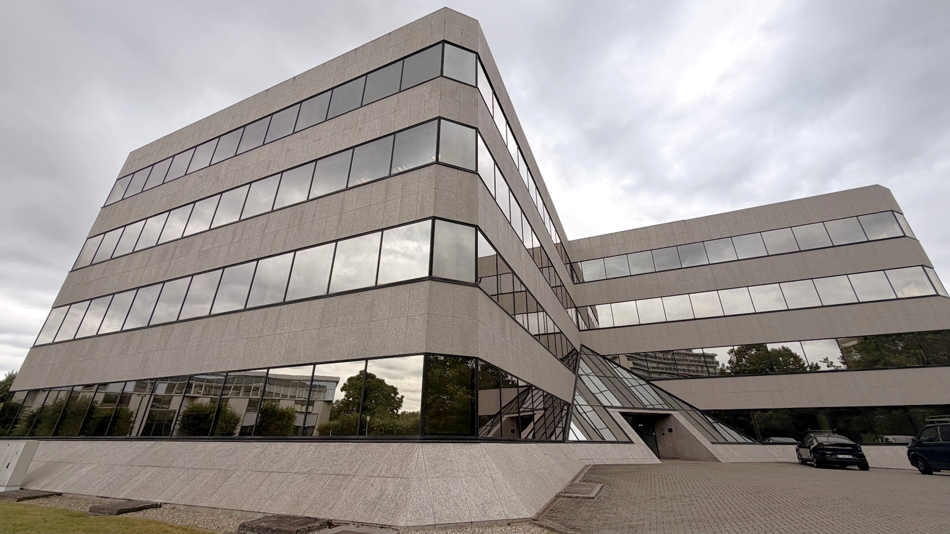 Instapklare kantoren te huur nabij E19 in Wilrijk