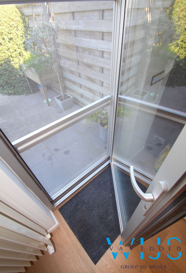 Verrassend ruim woonhuis op een TOPlocatie in ERTVELDE ! 