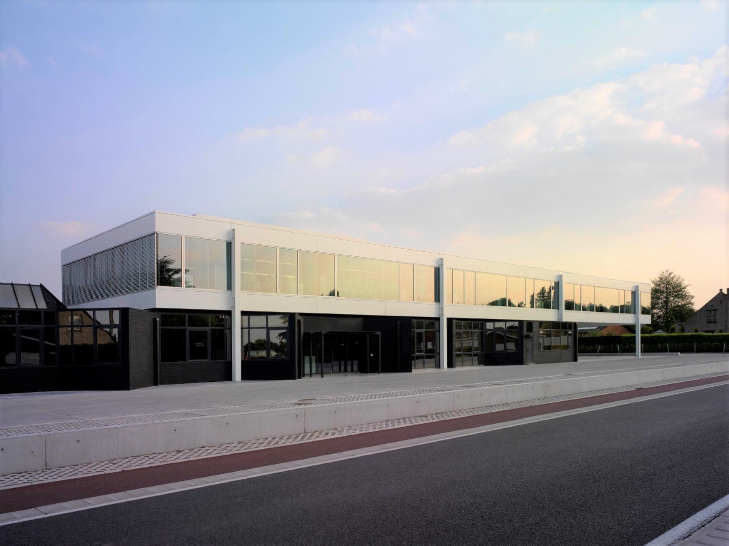 Perfect uitgerust kantoor (22 m²) met parking en alle faciliteiten inclusief, Torhout. 