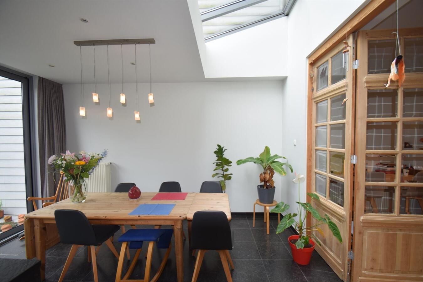 Kwalitatief gerenoveerde, ruime 4-slpk-woning met toffe stadstuin op Christus-Koning 