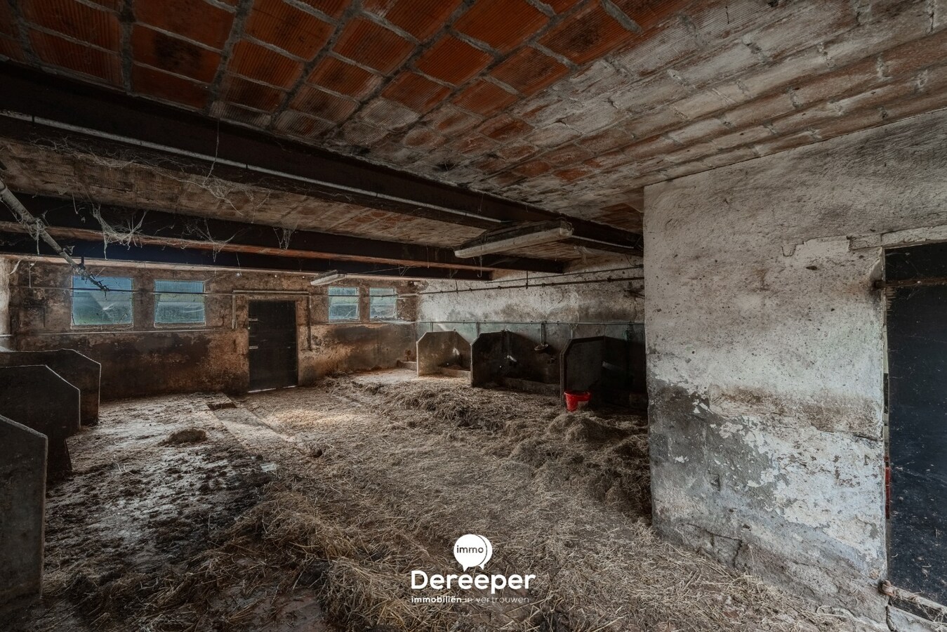 Prachtige landelijke hoeve op ruim perceel van 7.479 m² te Ichtegem 